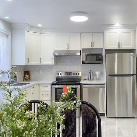 Newly-Renovated 3Br House, 12 Minutes To Airport Lejlighed Toronto Eksteriør billede