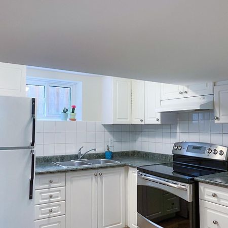 Newly-Renovated 3Br House, 12 Minutes To Airport Lejlighed Toronto Eksteriør billede