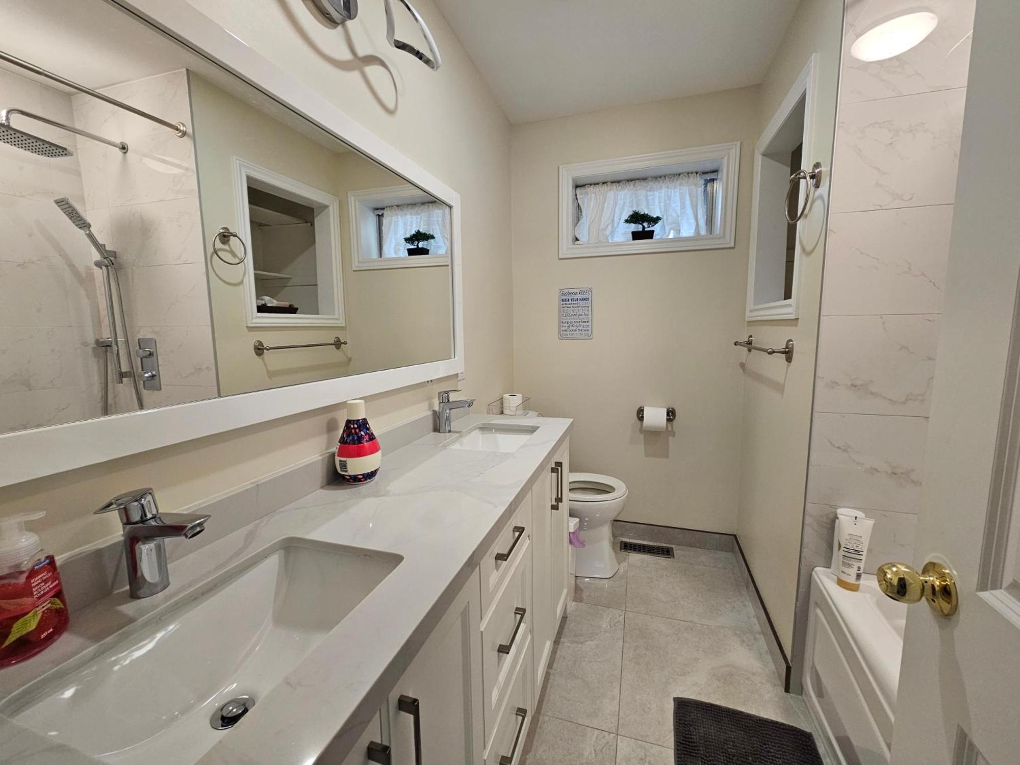 Newly-Renovated 3Br House, 12 Minutes To Airport Lejlighed Toronto Eksteriør billede