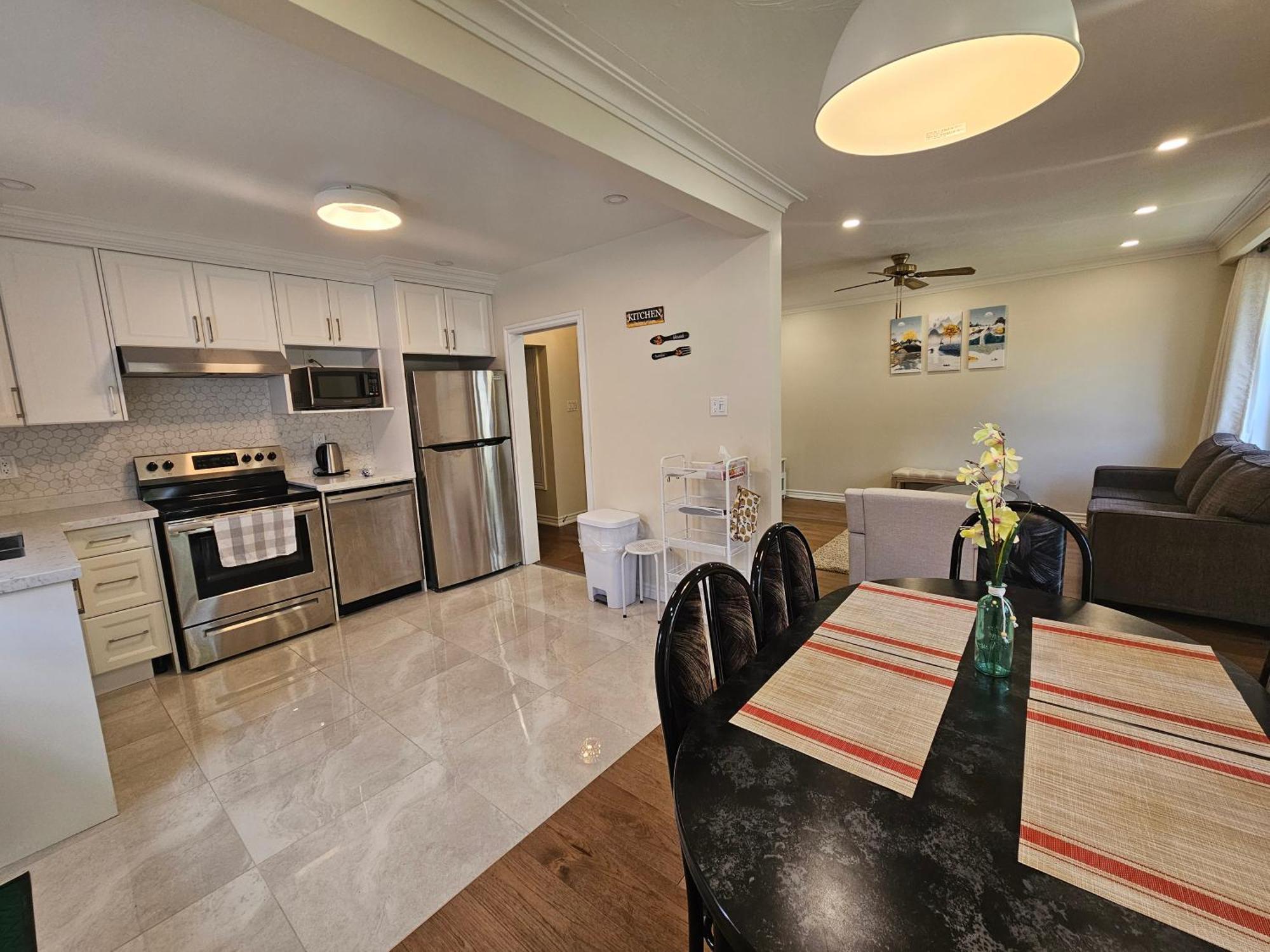 Newly-Renovated 3Br House, 12 Minutes To Airport Lejlighed Toronto Eksteriør billede