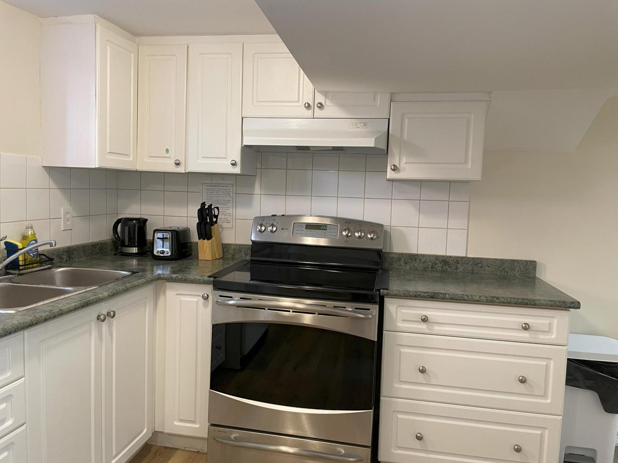 Newly-Renovated 3Br House, 12 Minutes To Airport Lejlighed Toronto Eksteriør billede